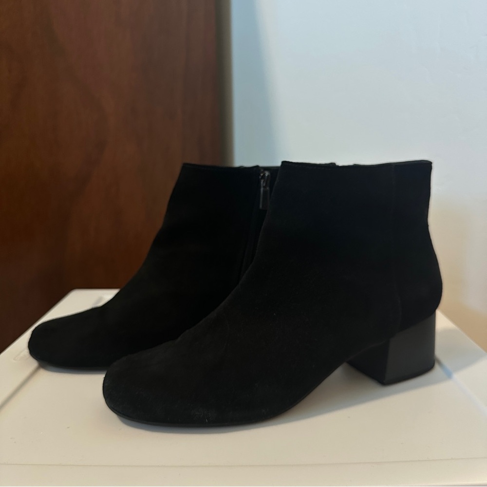 Kenneth Cole Reaction Black Suede Booties